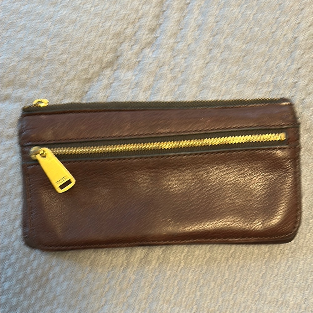 Fossil Brown Leather Women’s Wallet – Classic Bifold with Dual Zippers